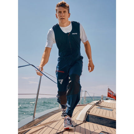 musto-zeilbroek-heren-br3-sport-salopette-donkerblauw-onbody-feature
