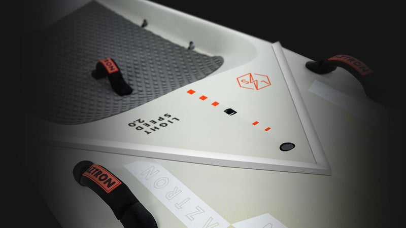 Race Deflector en Hoge Rail Design