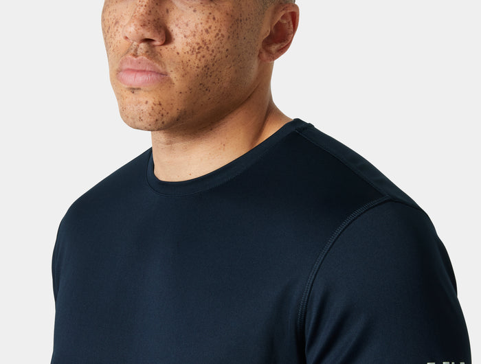 helly-hansen-longsleeve-heren-tech-crew-2-0-donkerblauw-onbody-feature